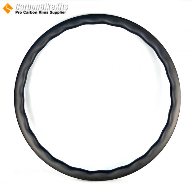 Cerchio ultraleggero da 340g forma ondulata 700C 35x28mm in carbonio tubeless con gancio/senza gancio/tubolare per bici da strada Cerchio ultraleggero da 340g forma ondulata 700C 35x28mm in carbonio tubeless con gancio/senza gancio/tubolare per bici da strada